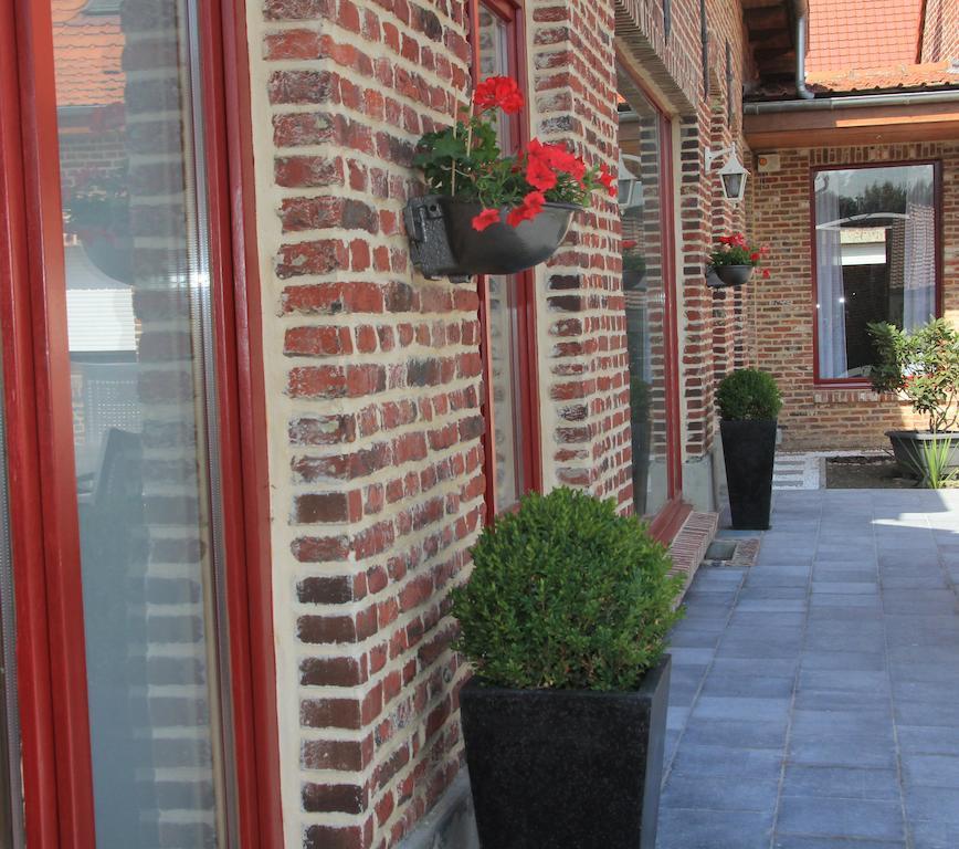 Au Coeur Des Hotes Steenvoorde Esterno foto
